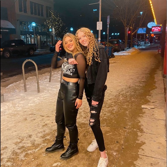 Meet your Posher, Emma - Picture 2 of 3